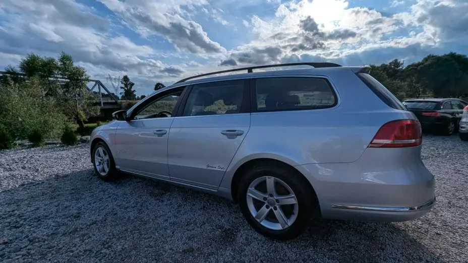 VOLKSWAGEN Passat -