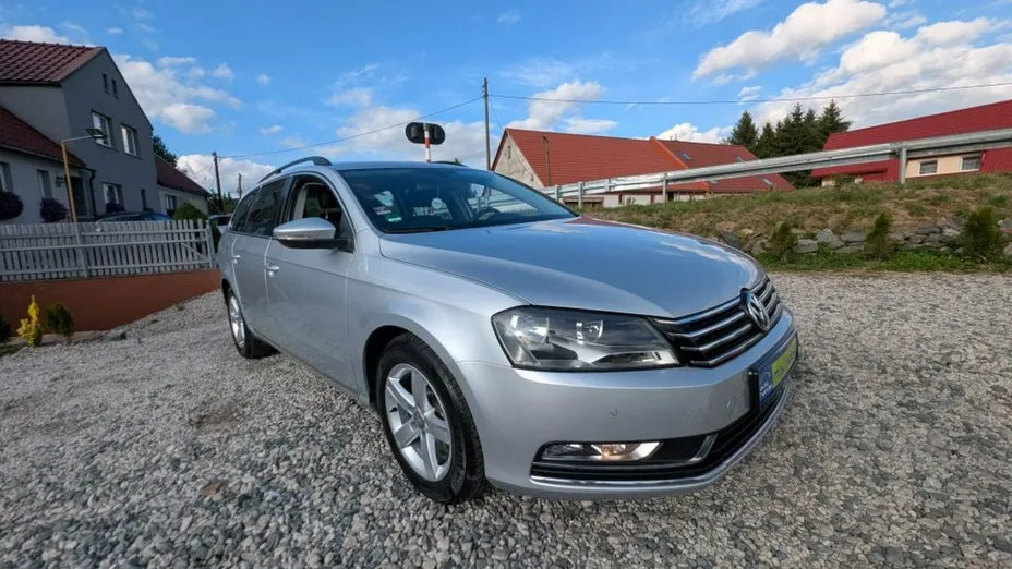 VOLKSWAGEN Passat -