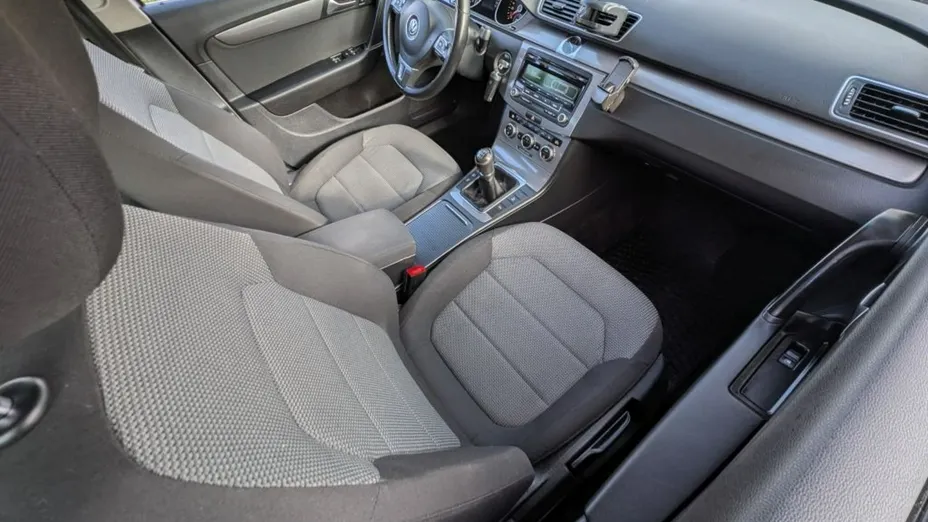 VOLKSWAGEN Passat -