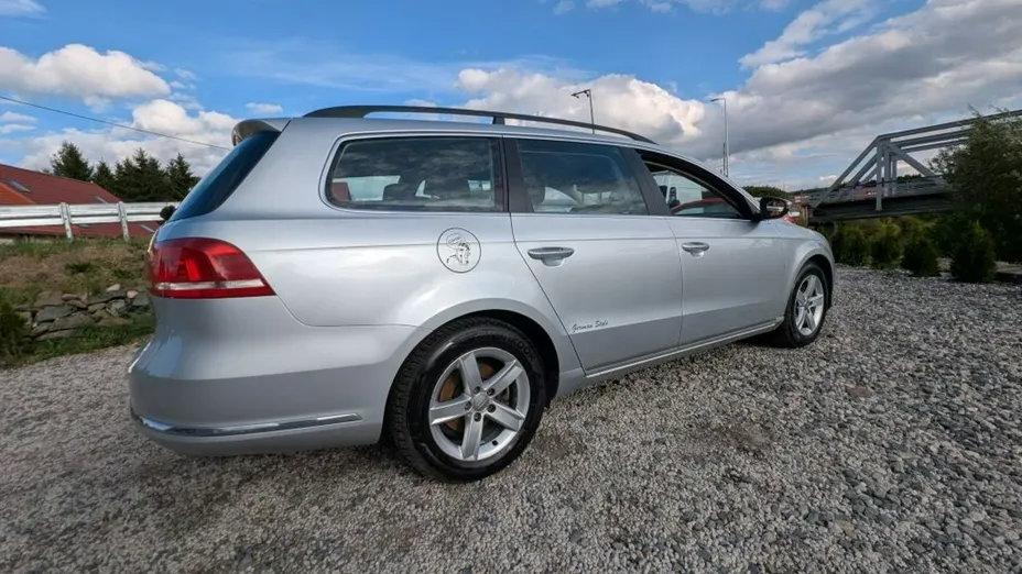 VOLKSWAGEN Passat -