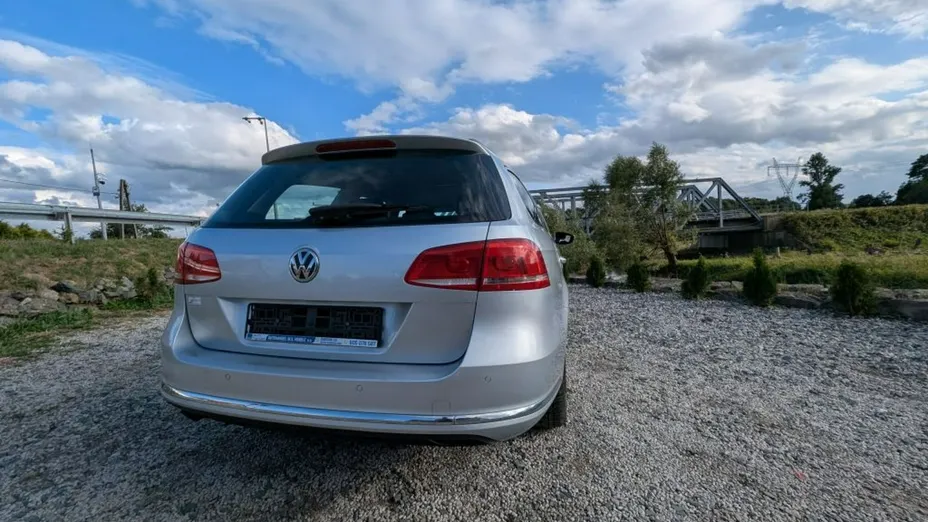 VOLKSWAGEN Passat -