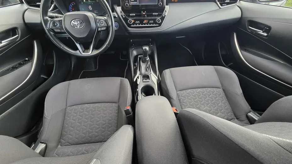 TOYOTA Corolla -