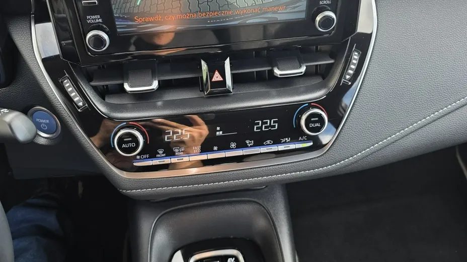 TOYOTA Corolla -
