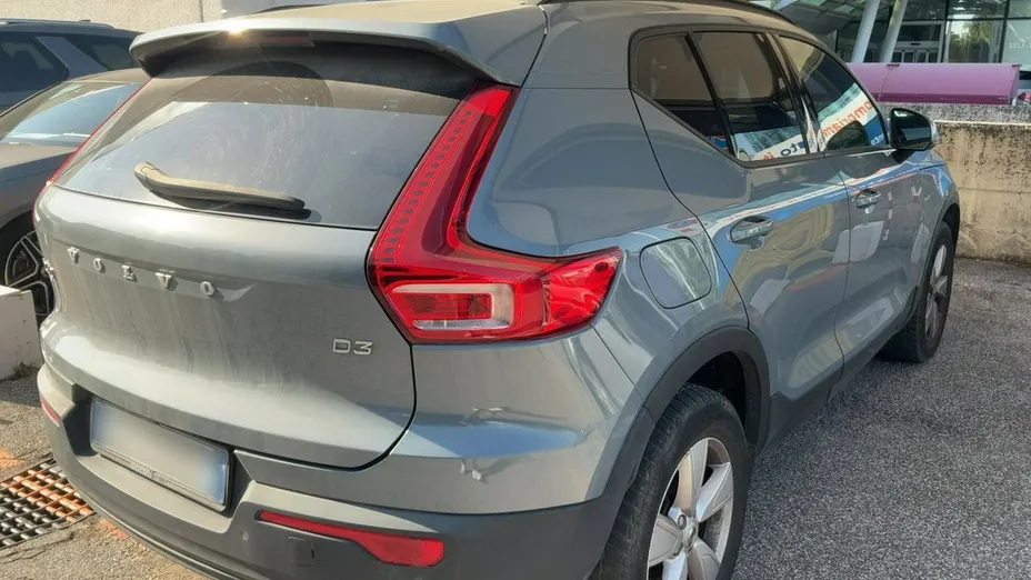 VOLVO XC40 -
