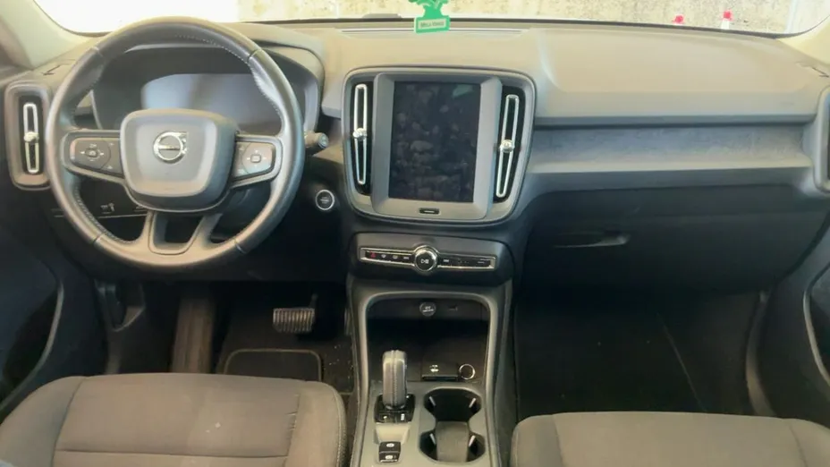 VOLVO XC40 -