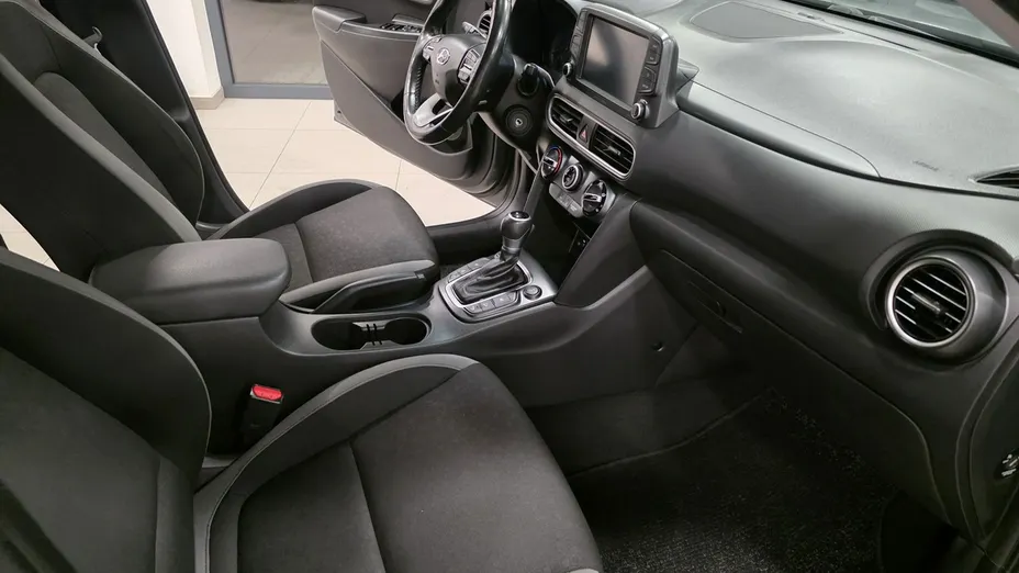 HYUNDAI Kona -