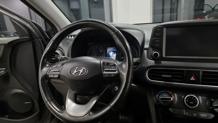 HYUNDAI Kona -