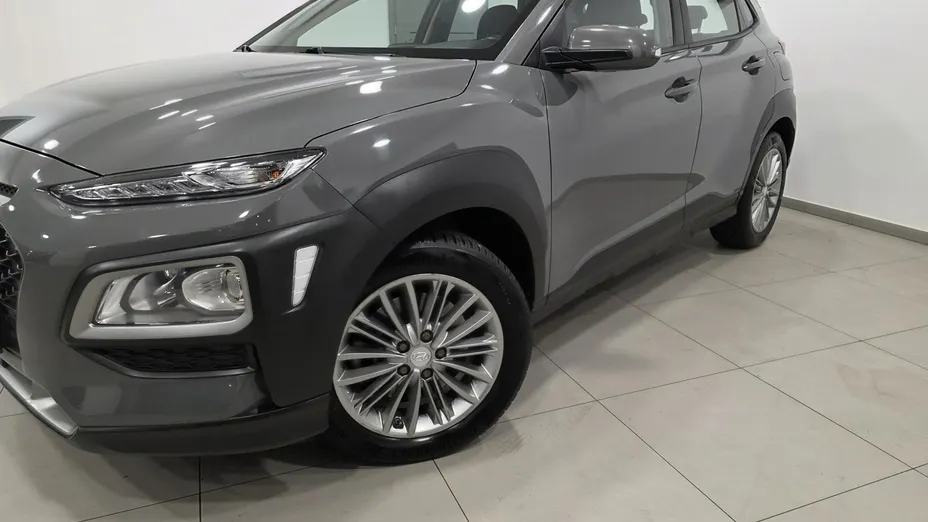 HYUNDAI Kona -