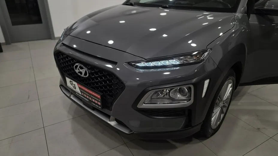 HYUNDAI Kona -