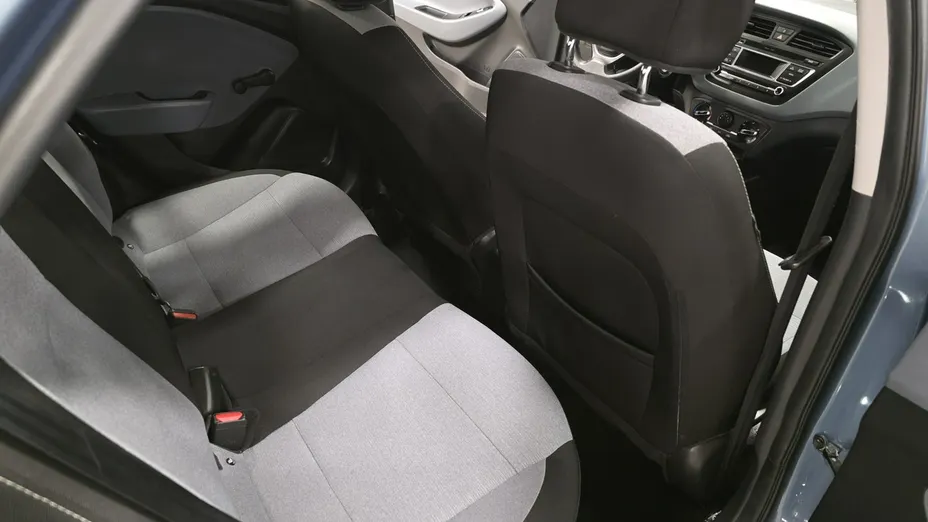 HYUNDAI i20 -