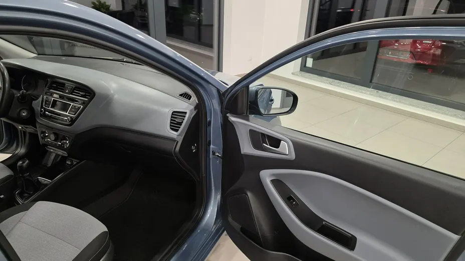 HYUNDAI i20 -