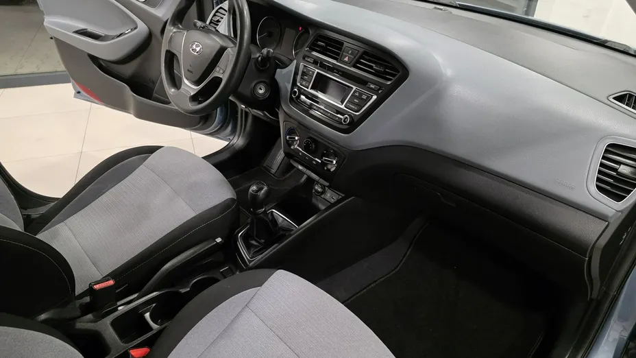 HYUNDAI i20 -