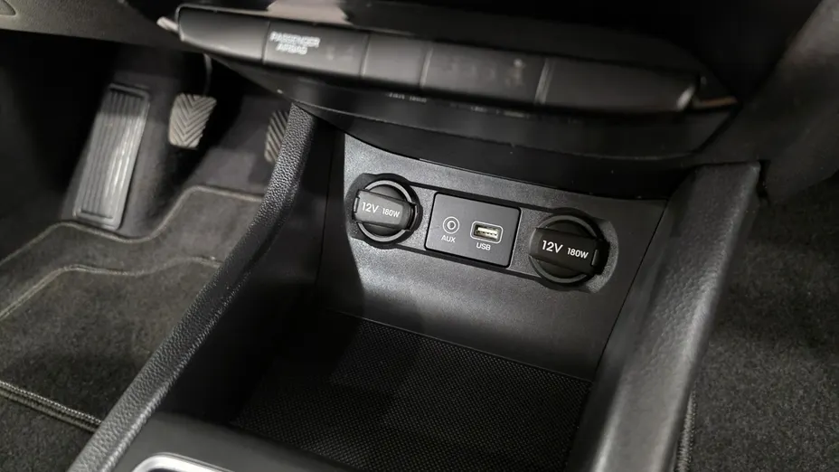 HYUNDAI i20 -