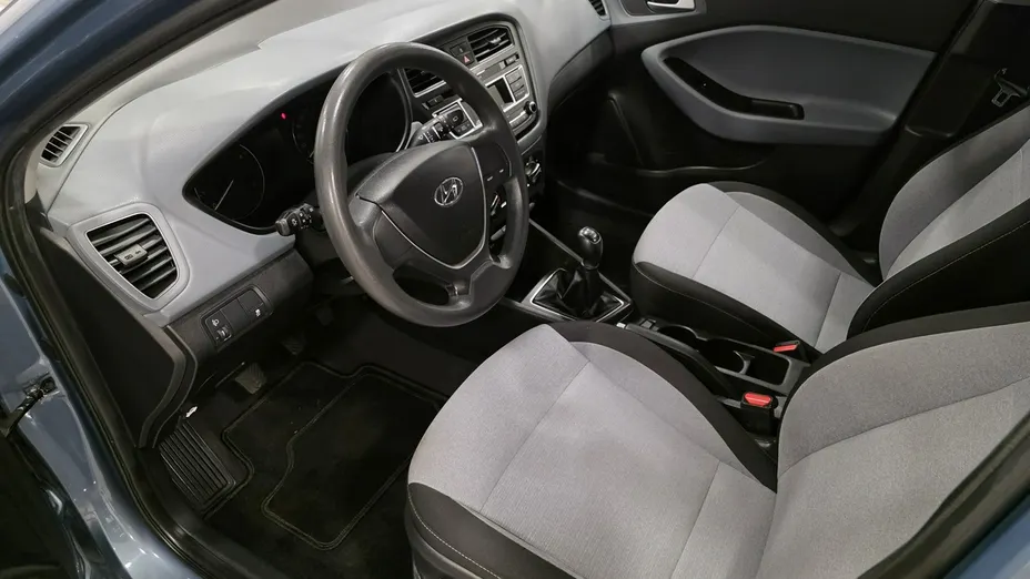 HYUNDAI i20 -