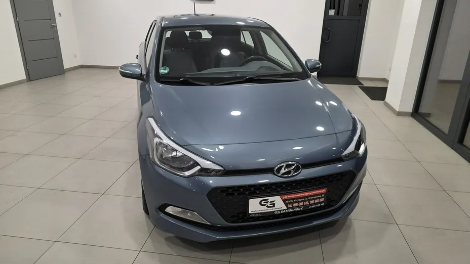 HYUNDAI i20 -