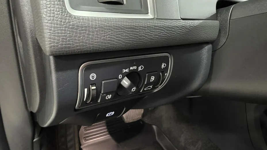 VOLVO XC60 -