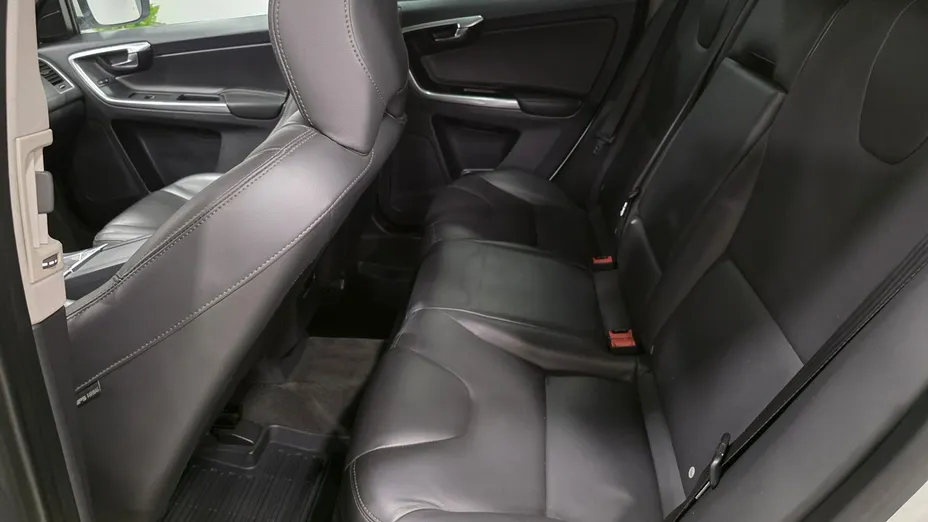 VOLVO XC60 -