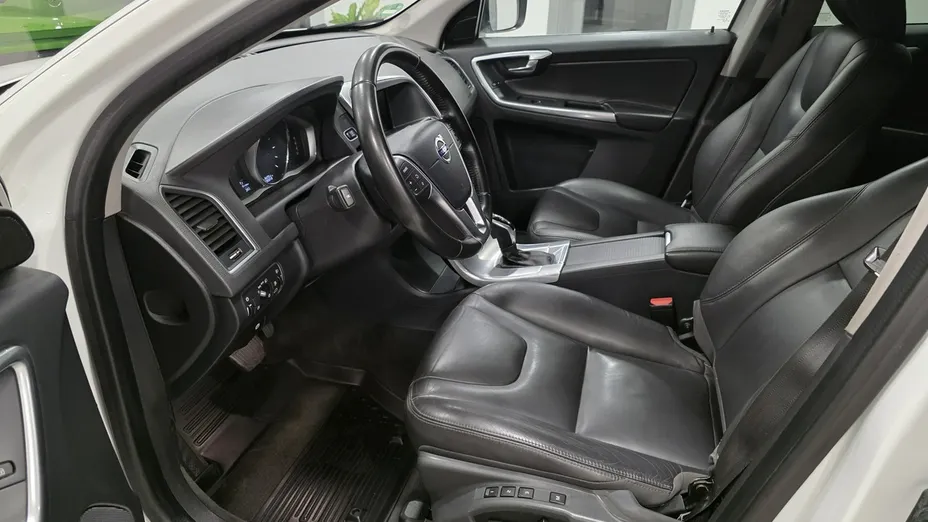 VOLVO XC60 -