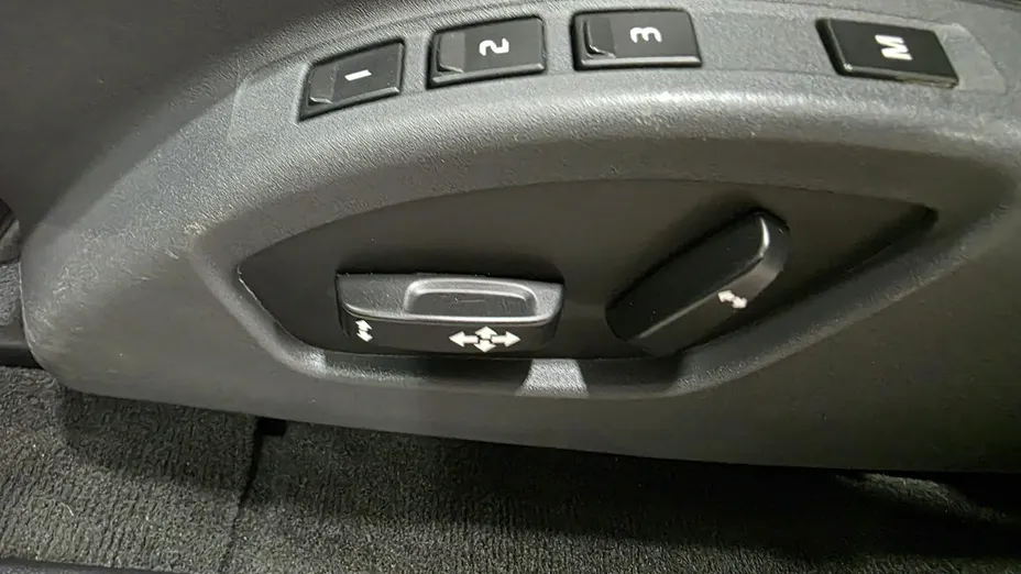 VOLVO XC60 -