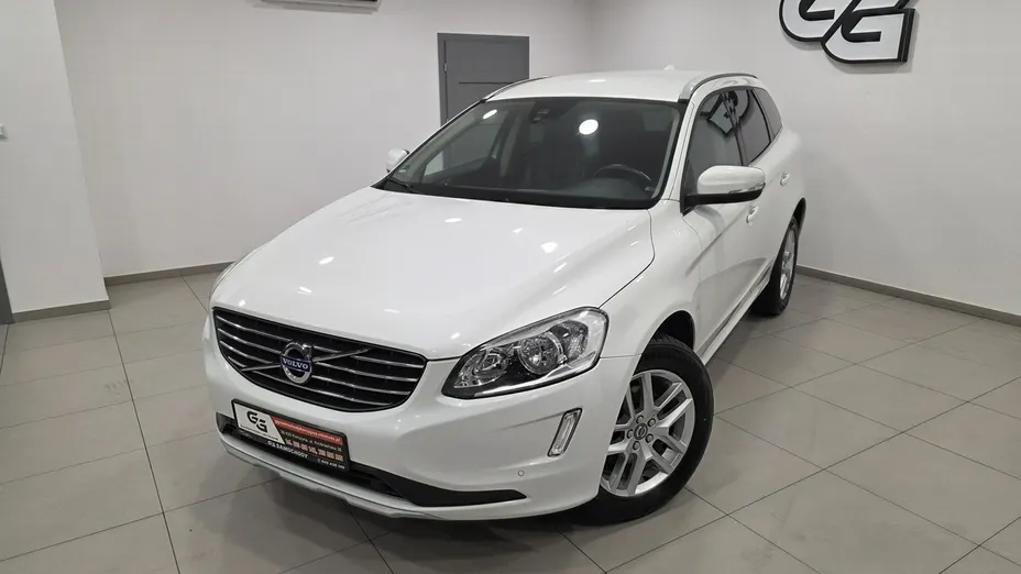 VOLVO XC60 -