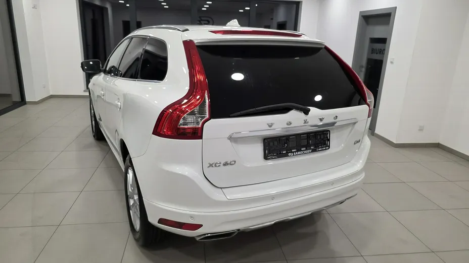 VOLVO XC60 -