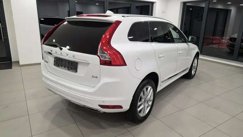 VOLVO XC60 -
