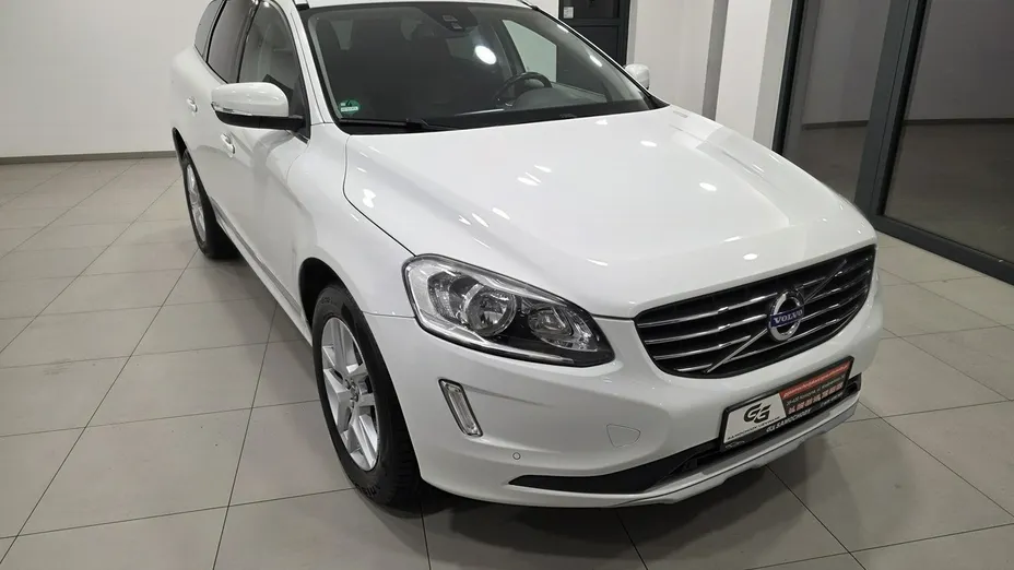 VOLVO XC60 -