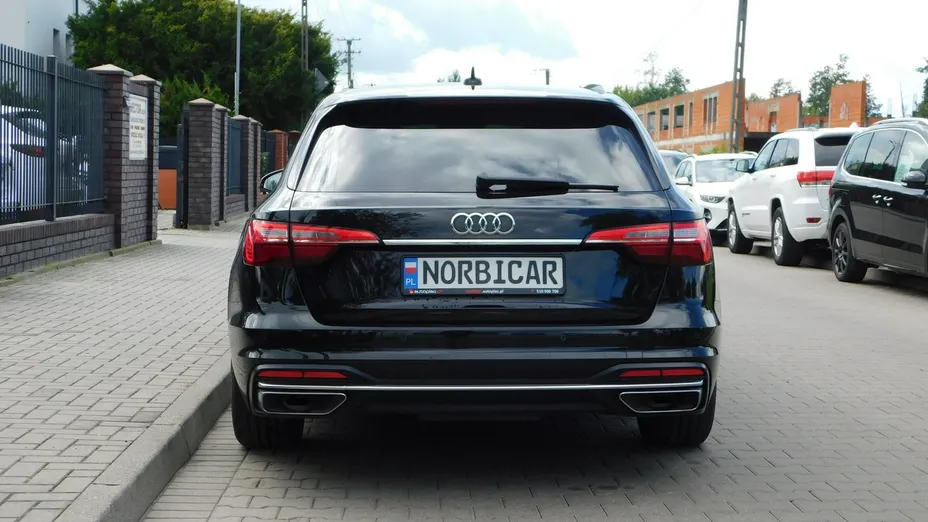 AUDI A4 -