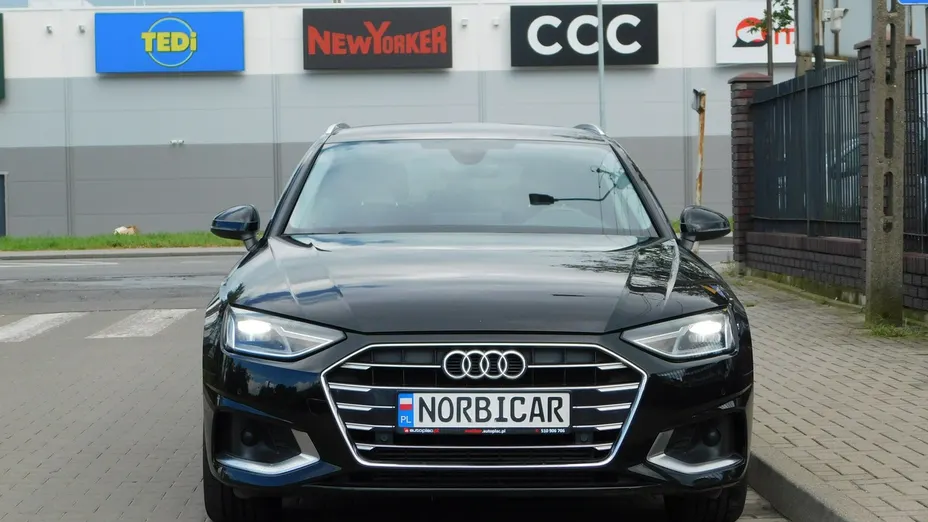 AUDI A4 -