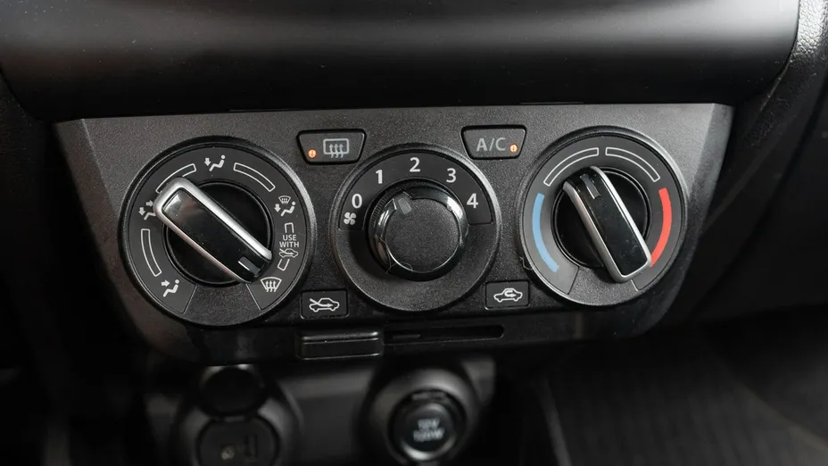 SUZUKI Swift -