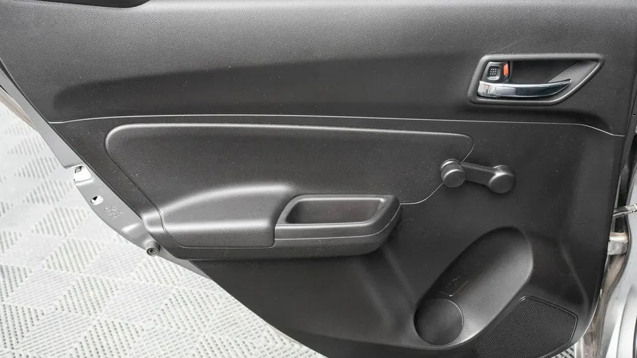SUZUKI Swift -