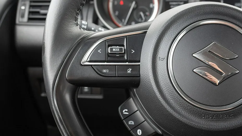 SUZUKI Swift -