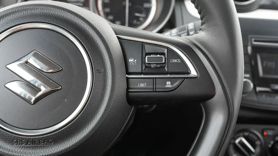 SUZUKI Swift -