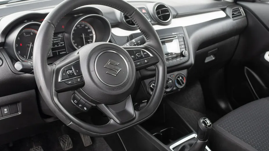SUZUKI Swift -