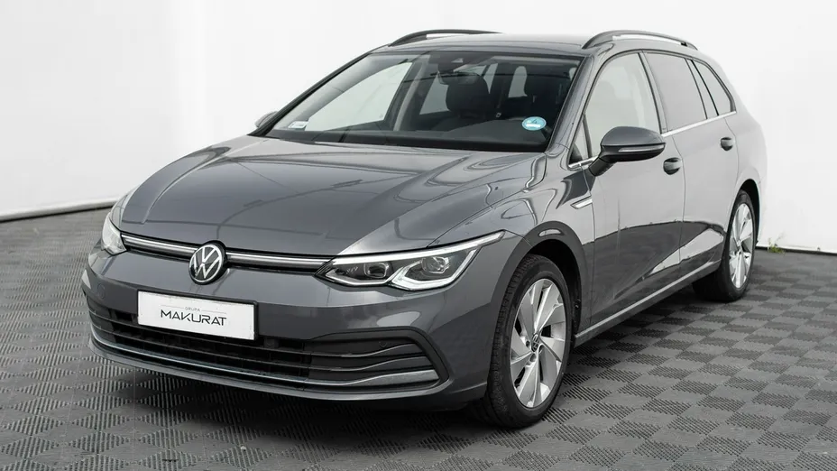 VOLKSWAGEN Golf -