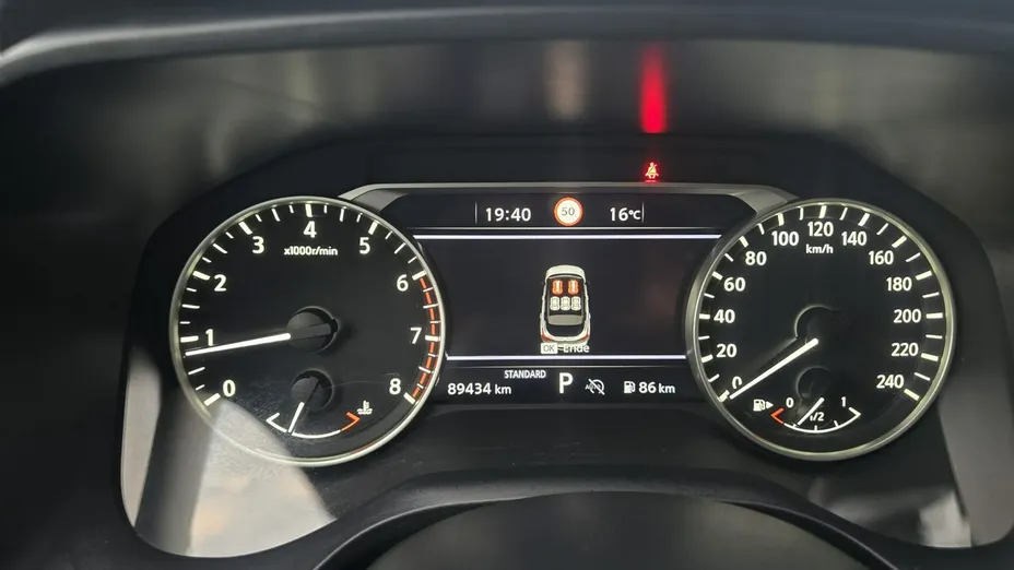 NISSAN Qashqai -