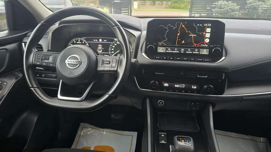 NISSAN Qashqai -