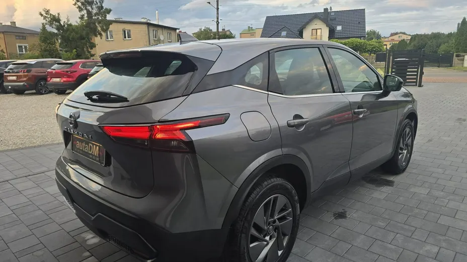 NISSAN Qashqai -