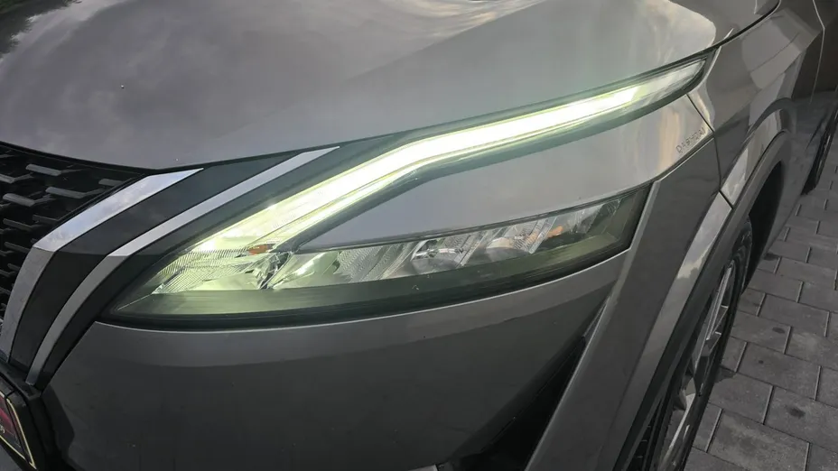 NISSAN Qashqai -