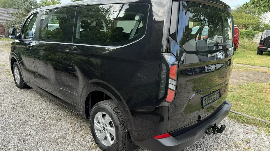 FORD Tourneo Custom -