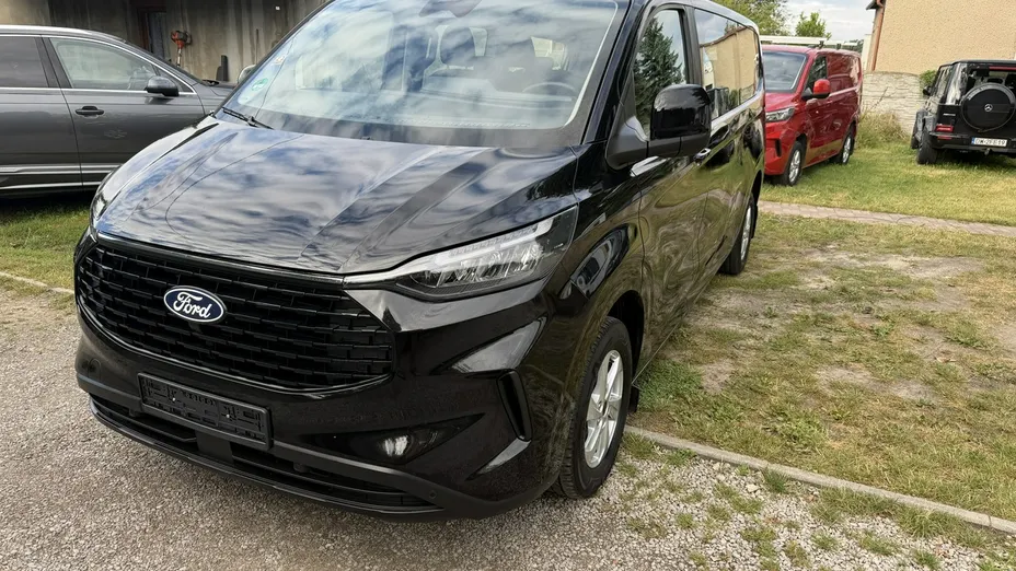 FORD Tourneo Custom -