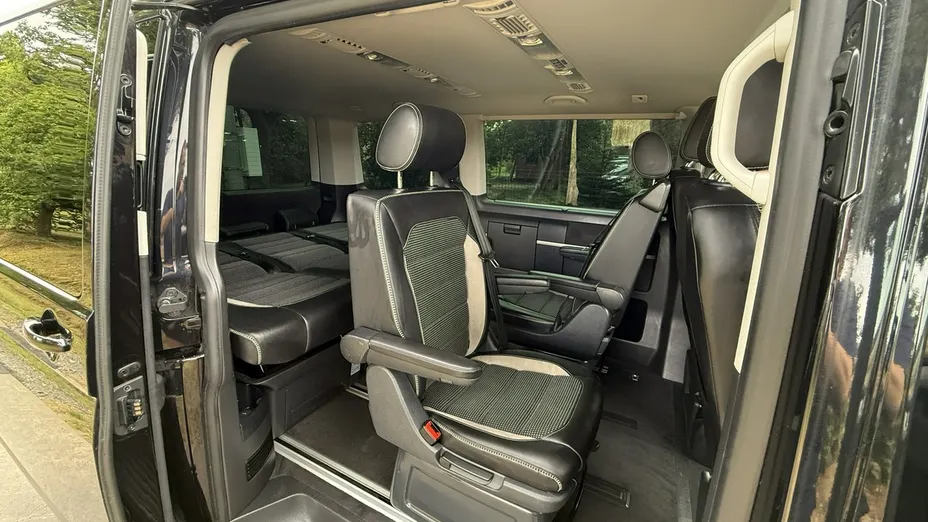 VOLKSWAGEN Multivan -