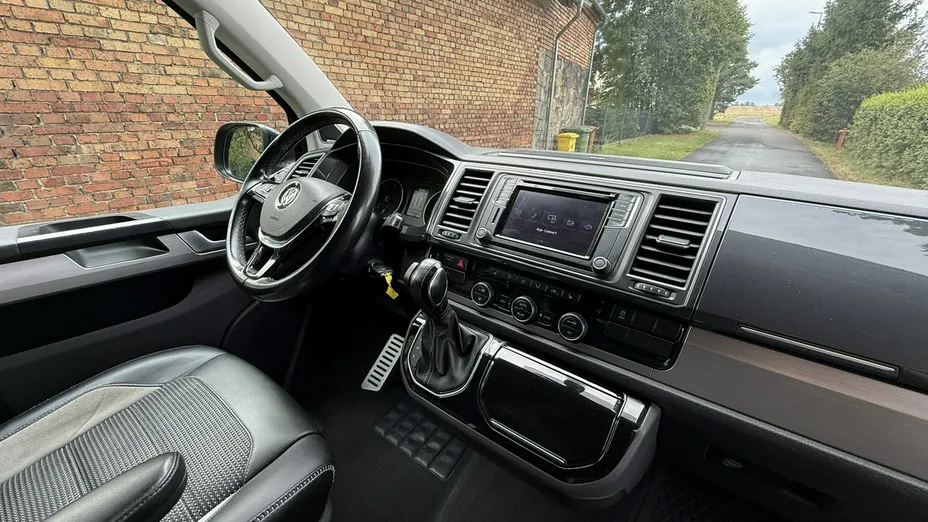 VOLKSWAGEN Multivan -