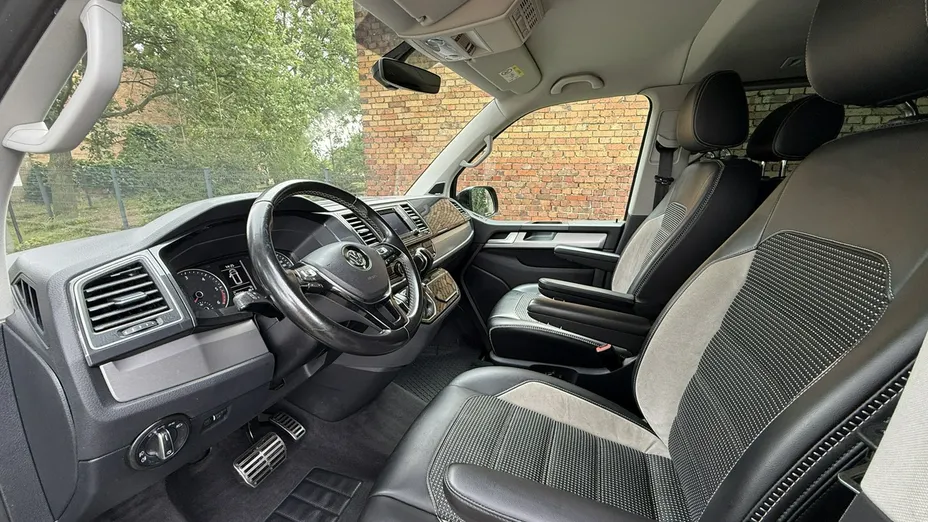 VOLKSWAGEN Multivan -