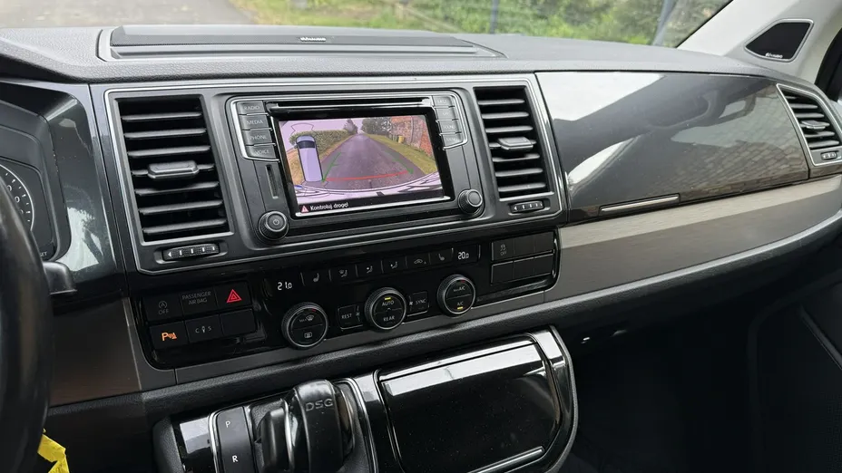 VOLKSWAGEN Multivan -