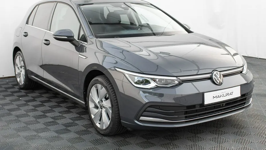 VOLKSWAGEN Golf -
