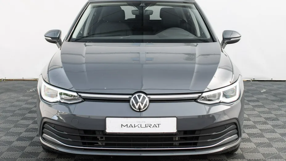 VOLKSWAGEN Golf -