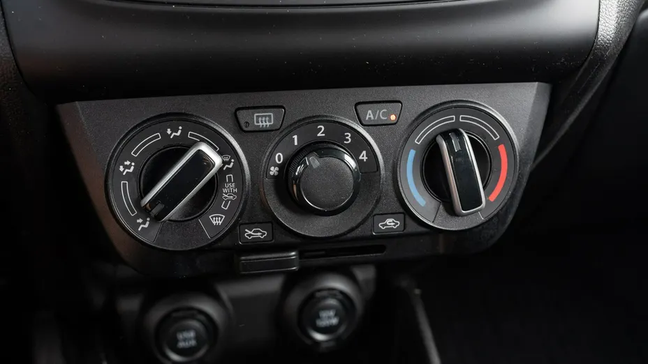 SUZUKI Swift -