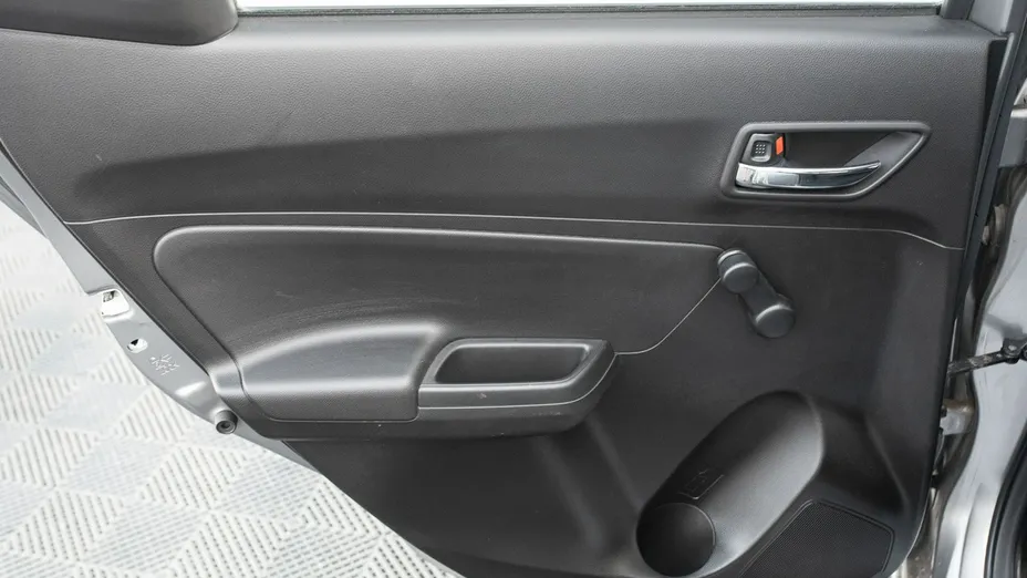 SUZUKI Swift -