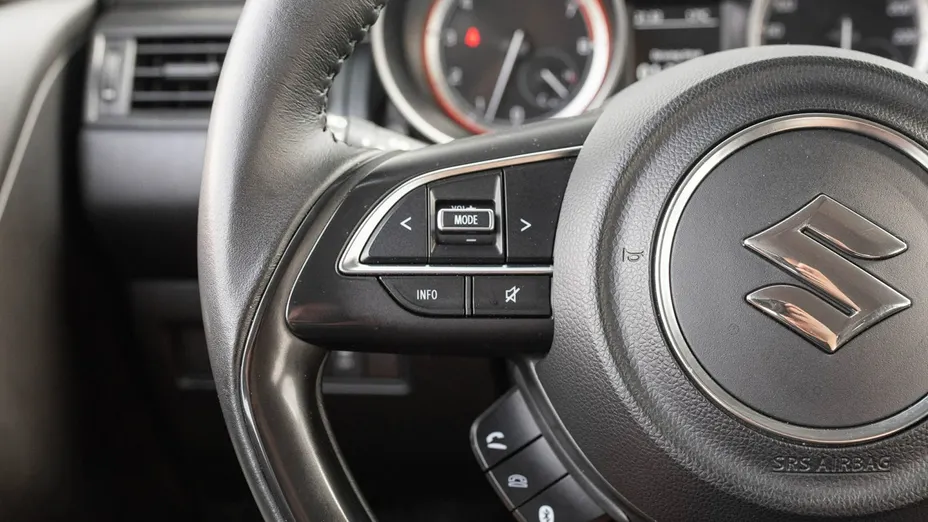 SUZUKI Swift -